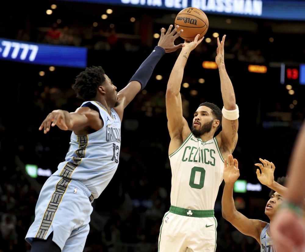 靠禁区内触 靠禁区内触